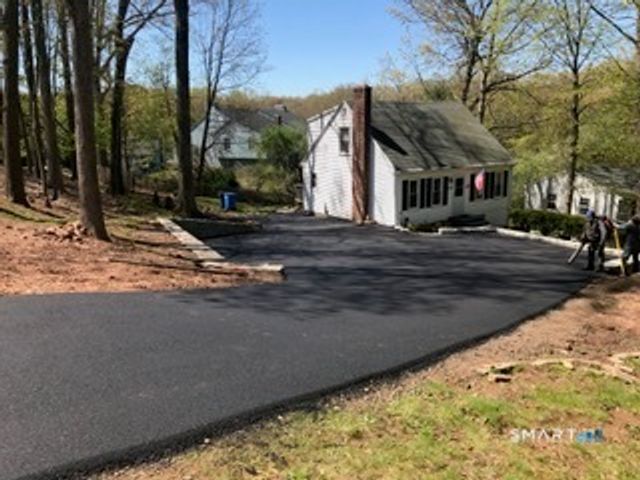 224 Anns Farm Road, Hamden, CT 06518