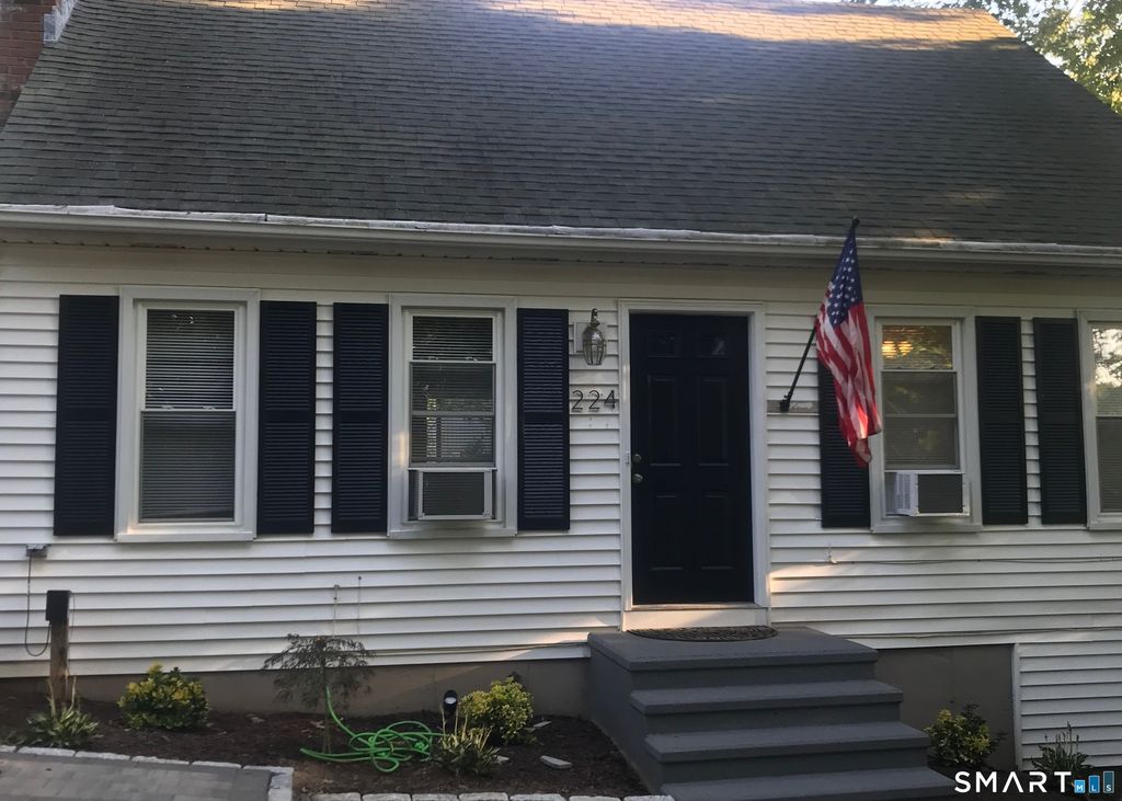 224 Anns Farm Road, Hamden, CT 06518
