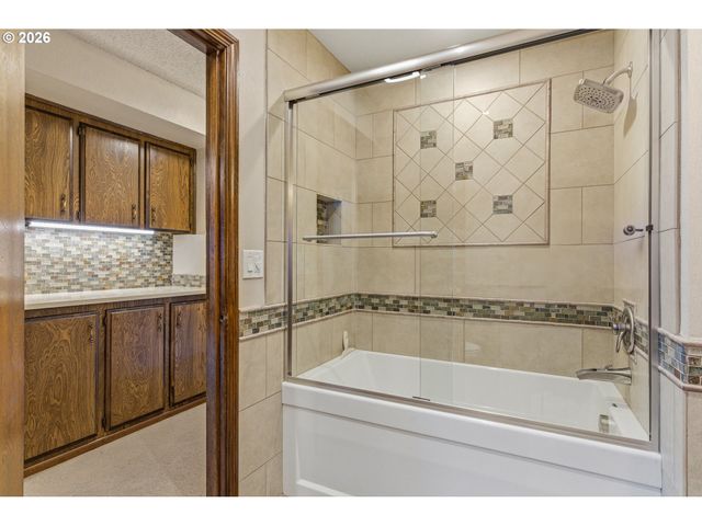 18690 Sw ALDERWOOD Dr, Beaverton, OR 97003