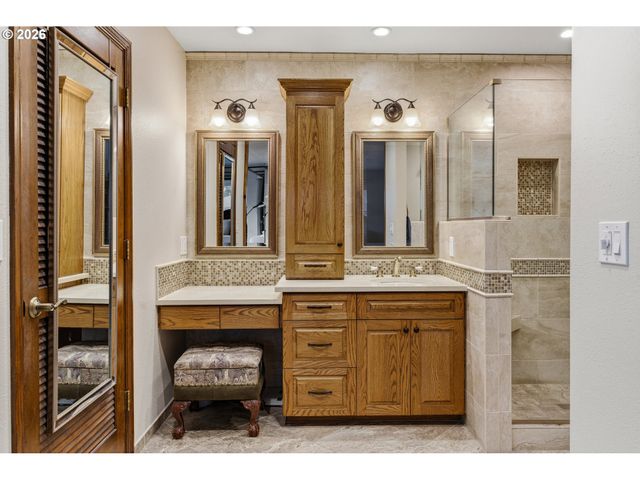 18690 Sw ALDERWOOD Dr, Beaverton, OR 97003