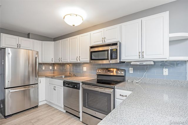 1003 Willow Lane, Valley Stream, NY 11580