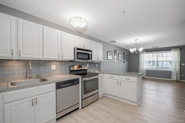 1003 Willow Lane, Valley Stream, NY 11580