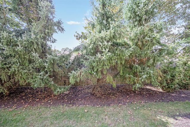 1003 Willow Lane, Valley Stream, NY 11580