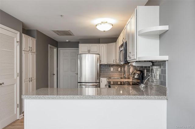 1003 Willow Lane, Valley Stream, NY 11580