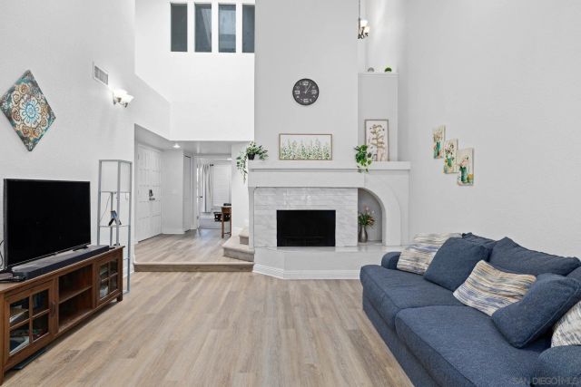 15913 Avenida Villaha 42, San Diego, CA 92128