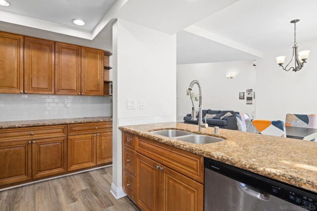 15913 Avenida Villaha 42, San Diego, CA 92128