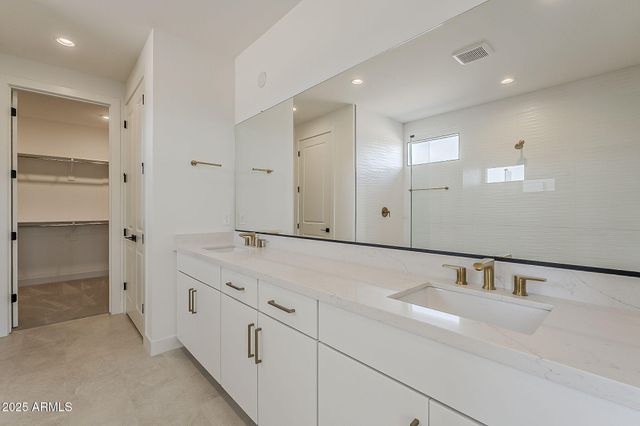 17655 W CRAWFORDSVILLE Drive, Surprise, AZ 85388