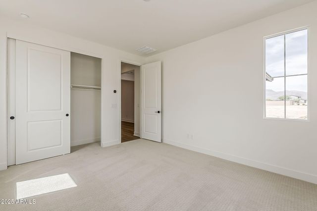 17655 W CRAWFORDSVILLE Drive, Surprise, AZ 85388