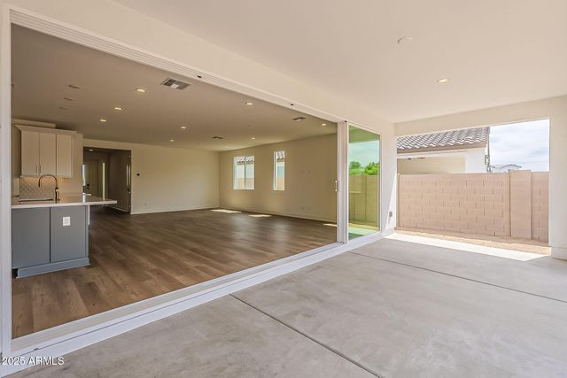 17655 W CRAWFORDSVILLE Drive, Surprise, AZ 85388