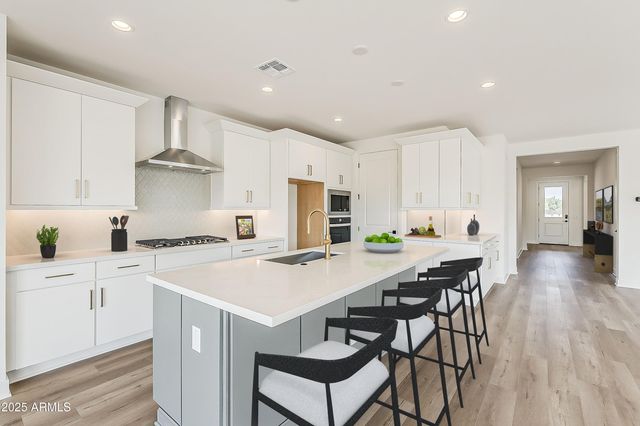 17655 W CRAWFORDSVILLE Drive, Surprise, AZ 85388