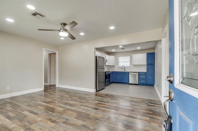 786 NW 1st Street, Moore, OK 73160