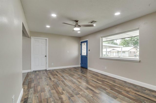786 NW 1st Street, Moore, OK 73160
