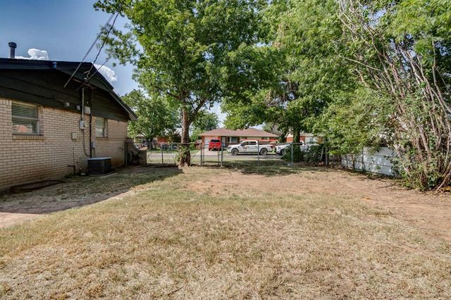 786 NW 1st Street, Moore, OK 73160