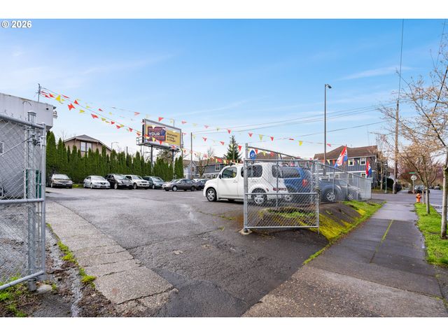 7062 Ne M L KING Blvd, Portland, OR 97211