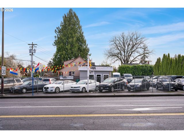 7062 Ne M L KING Blvd, Portland, OR 97211