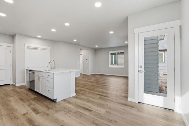 5316 N Sun Beam Ln, Spokane, WA 99217