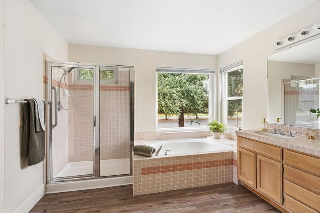 8945 Laguna Place Way, Elk Grove, CA 95758