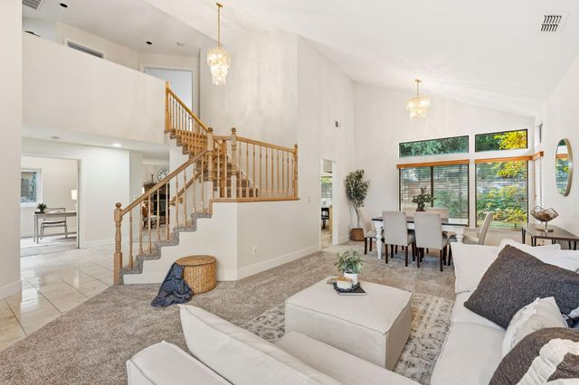 8945 Laguna Place Way, Elk Grove, CA 95758