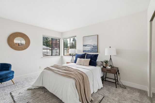 8945 Laguna Place Way, Elk Grove, CA 95758