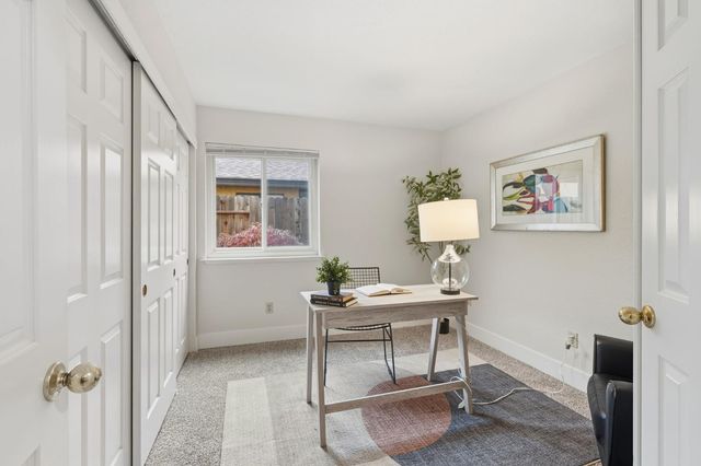 8945 Laguna Place Way, Elk Grove, CA 95758