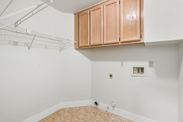 8945 Laguna Place Way, Elk Grove, CA 95758