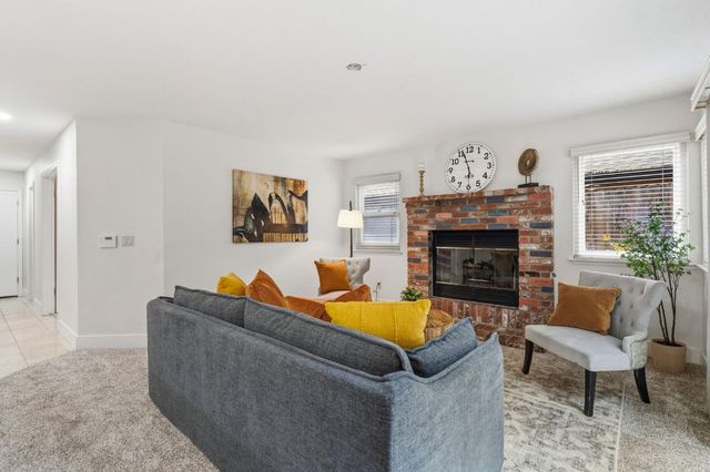 8945 Laguna Place Way, Elk Grove, CA 95758