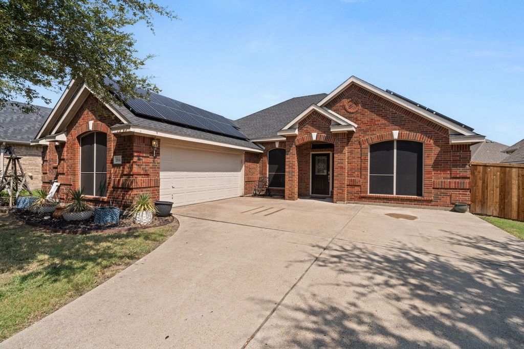 204 Boardwalk Avenue, Waxahachie, TX 75165