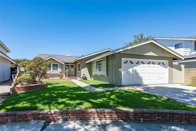 7820 E Ritchie Street, Long Beach, CA 90808