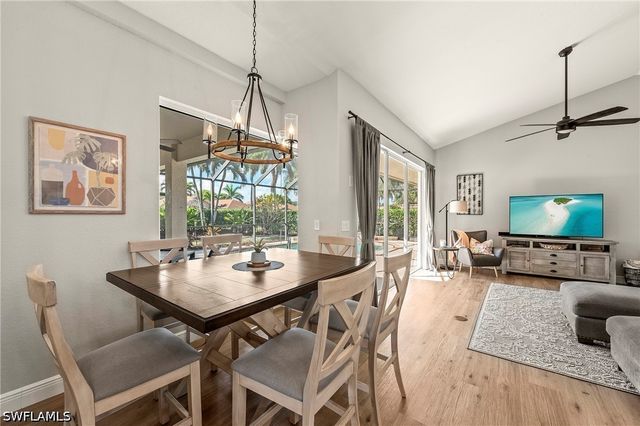 1015 Tivoli LN, Naples, FL 34104
