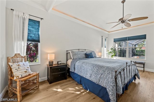 1015 Tivoli LN, Naples, FL 34104