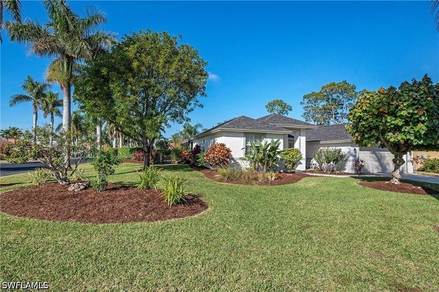 1015 Tivoli LN, Naples, FL 34104
