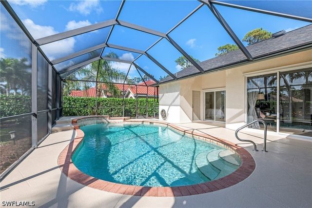 1015 Tivoli LN, Naples, FL 34104