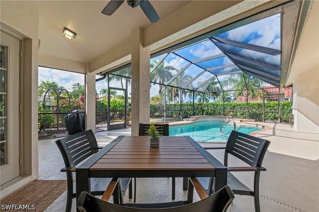 1015 Tivoli LN, Naples, FL 34104