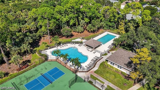 1015 Tivoli LN, Naples, FL 34104