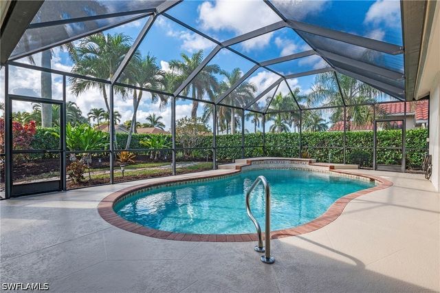 1015 Tivoli LN, Naples, FL 34104