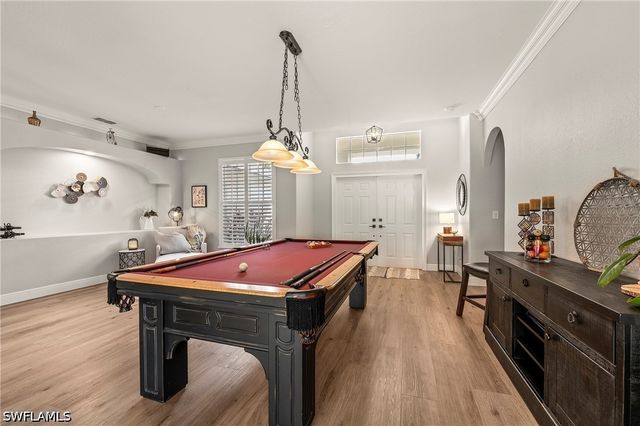 1015 Tivoli LN, Naples, FL 34104
