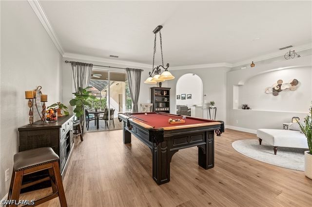 1015 Tivoli LN, Naples, FL 34104