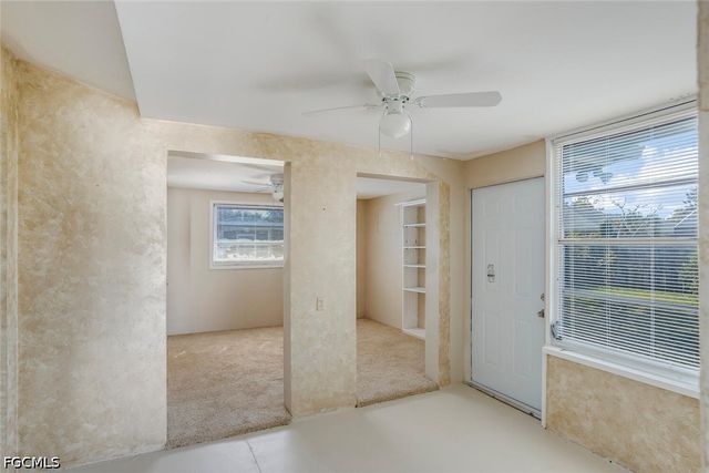 806 Entrada DR N, Fort Myers, FL 33919