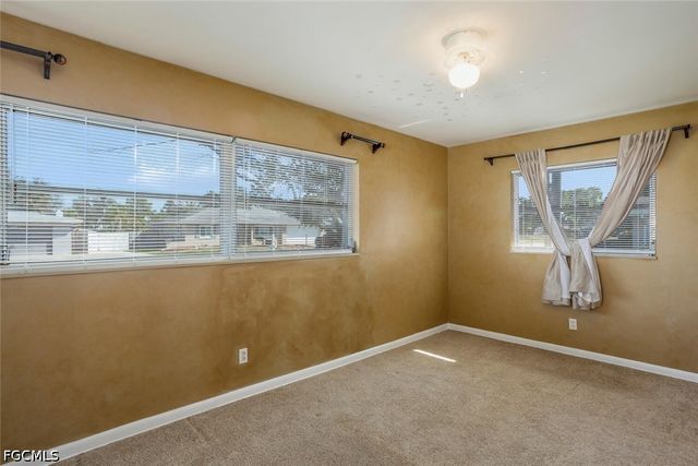 806 Entrada DR N, Fort Myers, FL 33919