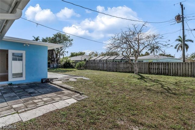 806 Entrada DR N, Fort Myers, FL 33919