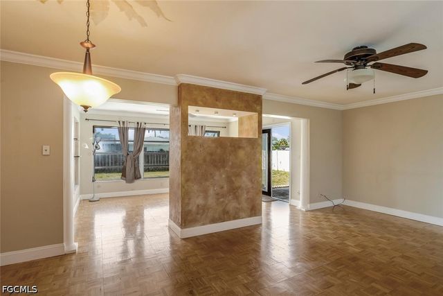 806 Entrada DR N, Fort Myers, FL 33919