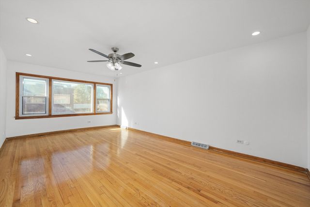 5096 S Archer Avenue 2F, Chicago, IL 60632