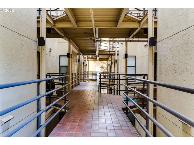 606 WIMBLEDON Ct, Eugene, OR 97401