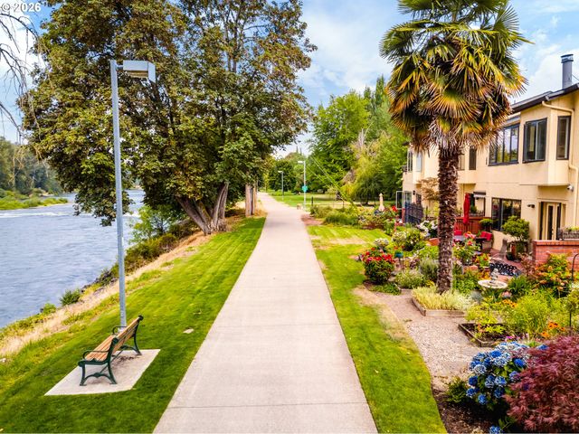 606 WIMBLEDON Ct, Eugene, OR 97401