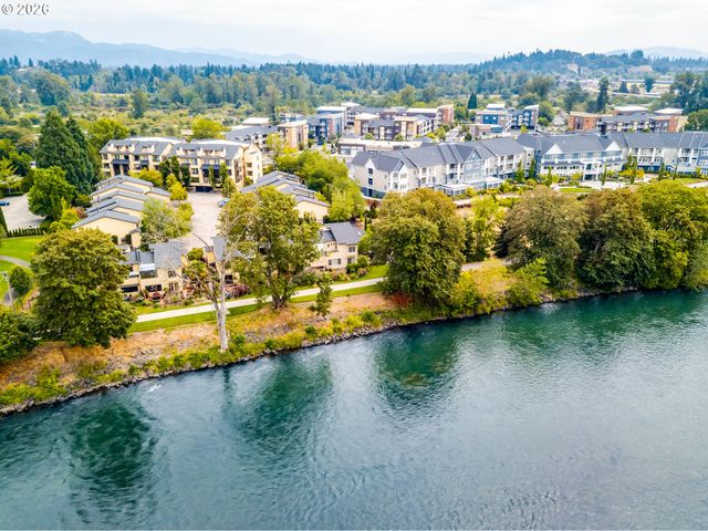 606 WIMBLEDON Ct, Eugene, OR 97401