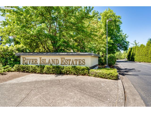 606 WIMBLEDON Ct, Eugene, OR 97401