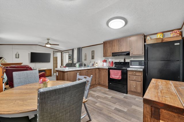 21 Lincoln Lake Rd, Kelso, TN 37348
