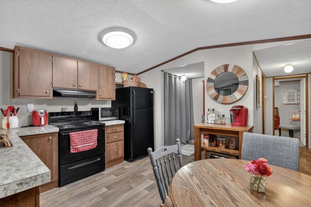 21 Lincoln Lake Rd, Kelso, TN 37348