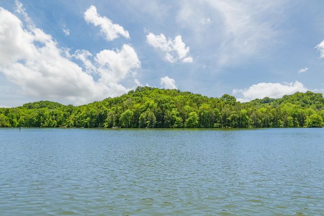 21 Lincoln Lake Rd, Kelso, TN 37348