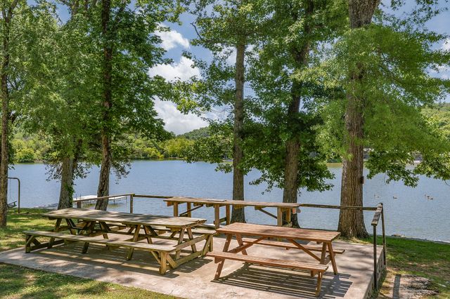 21 Lincoln Lake Rd, Kelso, TN 37348